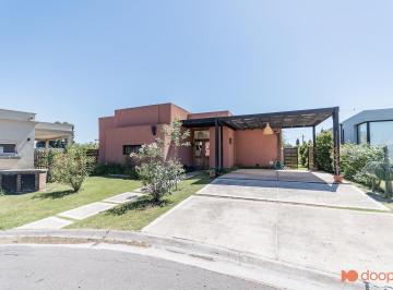 Casa · 125m² · 4 Ambientes · 2 Cocheras · Venta Casa 4 Ambientes San Ramiro Pilar del Este