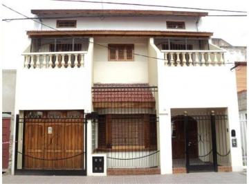 Casa de 7 ambientes, La Matanza · Chalet en Venta C/ Cochera en Ramos Mejía