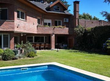 Casa · 490m² · 6 Ambientes · 4 Cocheras · Casa en Venta Barrio Aleman