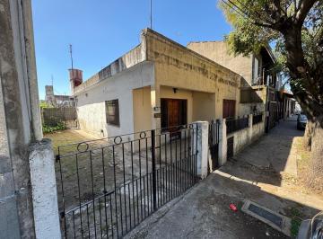 Casa · 65m² · 4 Ambientes · 1 Cochera · Casa en Jose León Suarez