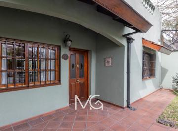 Casa · 103m² · 3 Ambientes · Venta Casa 3 Ambientes con Jardín Adrogue Excelente Oportunidad