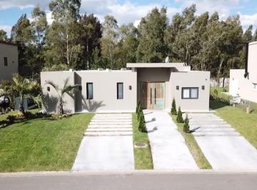 Casa · 265m² · 6 Ambientes · 2 Cocheras · Venta Casa 6 Amb en Terralagos