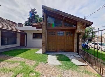 Casa · 150m² · 4 Ambientes · 2 Cocheras · Venta Casa 4 Amb con Pileta Burzaco Apto Credito