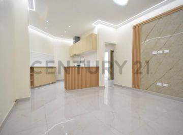 Casa · 174m² · 4 Ambientes · Esquina en Ciudadela: Casa 4 Ambientes + Local + Financiación/permuta