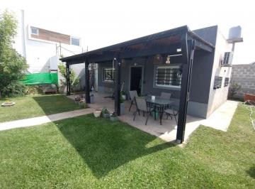 Casa · 60m² · 3 Ambientes · 2 Cocheras · Venta Casa 3 Amb Quincho Pileta en Máximo Paz