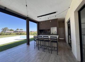 Casa · 189m² · 4 Ambientes · Casa en Venta en Domselaar