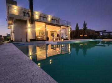 Casa · 189m² · 4 Ambientes · Casa en Venta en Domselaar
