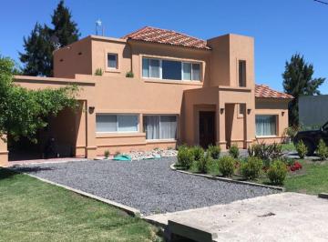 Casa · 218m² · 4 Ambientes · Venta Casa en Fincas de San Vicente Golf Excelente Estado