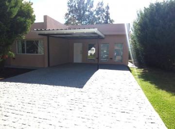 Casa · 140m² · 4 Ambientes · 2 Cocheras · Venta Casa 4 Ambientes en Malibu Canning