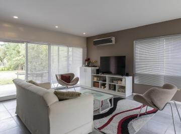 Casa · 140m² · 4 Ambientes · 2 Cocheras · Venta Casa 4 Ambientes en Malibu Canning