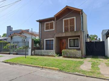 Casa · 200m² · 4 Ambientes · 2 Cocheras · Venta Casa con Gran Parque en Turdera