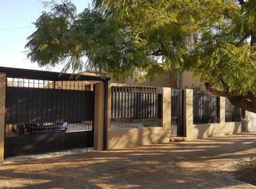 Casa · 151m² · 4 Ambientes · 1 Cochera · Casa en Venta en Banfield