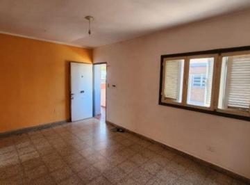 Departamento · 70m² · 2 Dormitorios · 1 Cochera · Lisandro de La Torre 3400