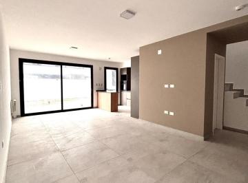 Casa · 125m² · 4 Ambientes · 2 Cocheras · Casa Duplex Venta 3 Dorm. 2 Baños 1 Toilette Patio con Seguridad