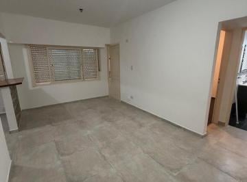Departamento · 47m² · 3 Ambientes · Departamento 3 Ambientes con Balcón en Alquiler - Quilmes Centro