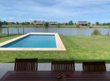 Casa · 205m² · 5 Ambientes · 1 Cochera · Casa en Venta en El Cantón Norte, El Cantón, Escobar
