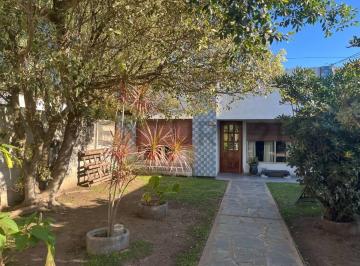 Casa · 150m² · 3 Ambientes · 3 Cocheras · Casa en Venta en Villa Progreso Berisso