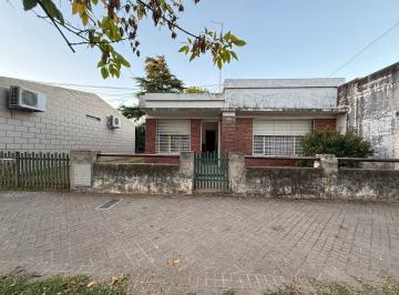 Casa · 4 Ambientes · Venta - Casa de 3 Dorm. en Cañada de Gomez