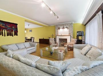 Casa · 222m² · 5 Ambientes · 2 Cocheras · Casa en Venta en Olivos