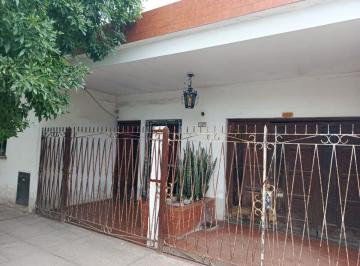 Casa de 6 ambientes, Merlo · Casa con Departamento Al Fondo en Venta, Cochera & Parrilla, S. A. de Padua.