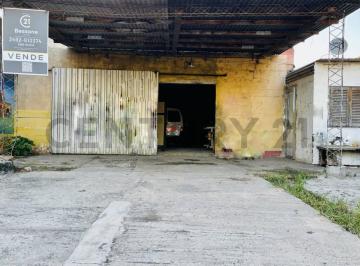 Bodega-Galpón · 112m² · 2 Ambientes · 1 Cochera · Venta Galpón Comercial en Humboldt