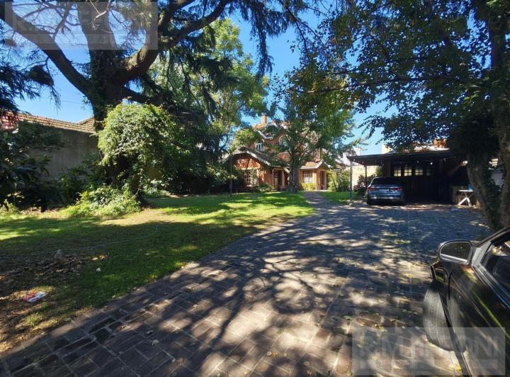 Casa · 991m²
