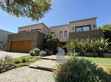 Casa · 540m² · 8 Ambientes · 4 Cocheras · Nordelta Barrio El Golf - Venta Casa Espectacular Al Golf