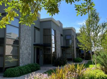 Departamento de 3 ambientes, Carrodilla · Venta de Duplex en Bariio Privado Vistapueblo