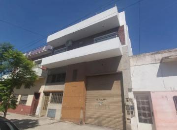 Bodega-Galpón · 200m² · 1 Cochera · Alquiler de Depósito 200 m² en Flores Sur
