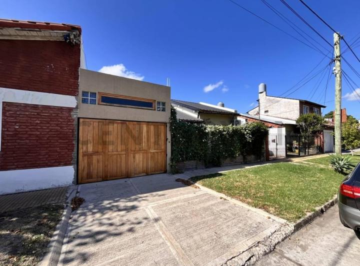 Casa · 135m² · 3 Ambientes · 4 Cocheras