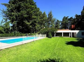 Casa · 152m² · 4 Ambientes · 2 Cocheras · Casa en Chacras de Coria