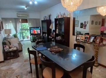 Departamento de 4 ambientes, Caballito · Dpto. 4 Amb. con Dependencia. Reciclado a Nuevo. Al Frente, con Balcón Corrido. Cochera Fija.