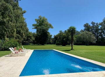 Quinta vacacional · 600m² · 7 Ambientes · 2 Cocheras · Casa Quinta en Venta en San Carlos, La Plata, G. B. a. Zona Sur
