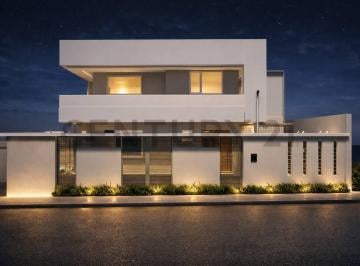Casa · 200m² · 4 Ambientes · 2 Cocheras · En Venta Casa a Estrenar - Residencial - Zona "Calvario" Tandil