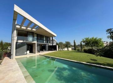 Casa de 5 ambientes, Cañuelas · Casa a Estrenar 3 Dorm. en Suite con Vista Al Lago La Martona