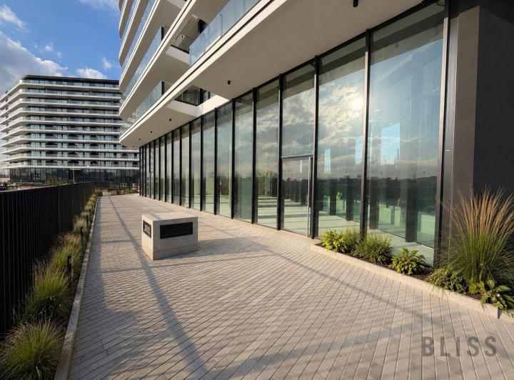 Local comercial · 223m²