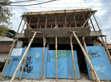 Casa · 120m² · 4 Ambientes · Venta Triplex 4 Amb Caseros