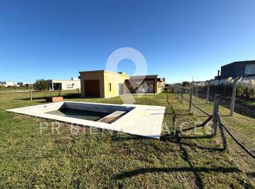 Casa · 143m² · 5 Ambientes · 4 Cocheras · Casa - Barrio San Felipe