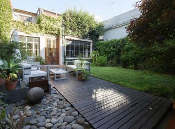 Casa · 135m² · 3 Ambientes · Casa en Venta en Palermo Hollywood. 3 Ambientes con Parque. Muy Luminoso. Lote Propio.