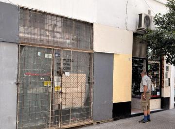 Local comercial , Monserrat · Excelente Inversion, Local Doble Frente a m de Av de Mayo