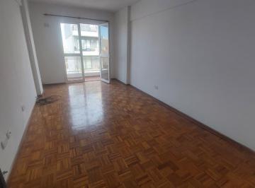 Living - Comedor · Departamento en Alquiler de 1 Dormitorio y Balcón Al Frente