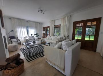 Casa · 190m² · 6 Ambientes · 1 Cochera · Casa en Alquiler Barrio Santa Barbara, Corredor Bancalari, Pacheco, Tigre