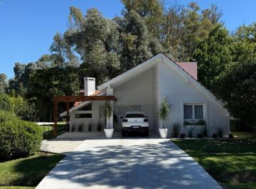 Casa · 113m² · 6 Ambientes · 1 Cochera · Casa en Las Praderas de Lujan