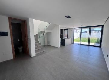 Casa de 5 ambientes, Córdoba · Duplex en Venta en Campo Chico, Calidad Superior