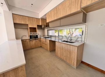 Casa · 156m² · 4 Ambientes · 1 Cochera · Casa en Venta en Barrio Privado Vieytes I
