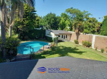 Casa · 270m² · 5 Ambientes · 2 Cocheras · Venta de Casa en Castelar Norte
