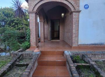 Casa de 6 ambientes, Córdoba · Oportunidad! Imponente Casa a Refaccionar en B° Poeta Lugones