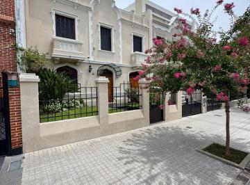 Casa · 270m² · 6 Ambientes · 2 Cocheras · Casa en Parque Chacabuco
