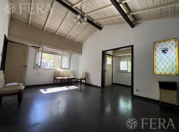 Casa · 113m² · 3 Ambientes · 1 Cochera · Venta Casa 3 Ambientes con Patio en Sarandí