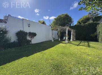 Casa · 123m² · 4 Ambientes · 1 Cochera · Venta Casa 4 Ambientes con Cochera y Quincho en Bernal